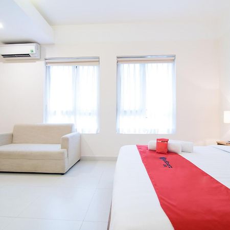 Reddoorz Plus Near Secc D7 Ho Chi Minh City Bagian luar foto