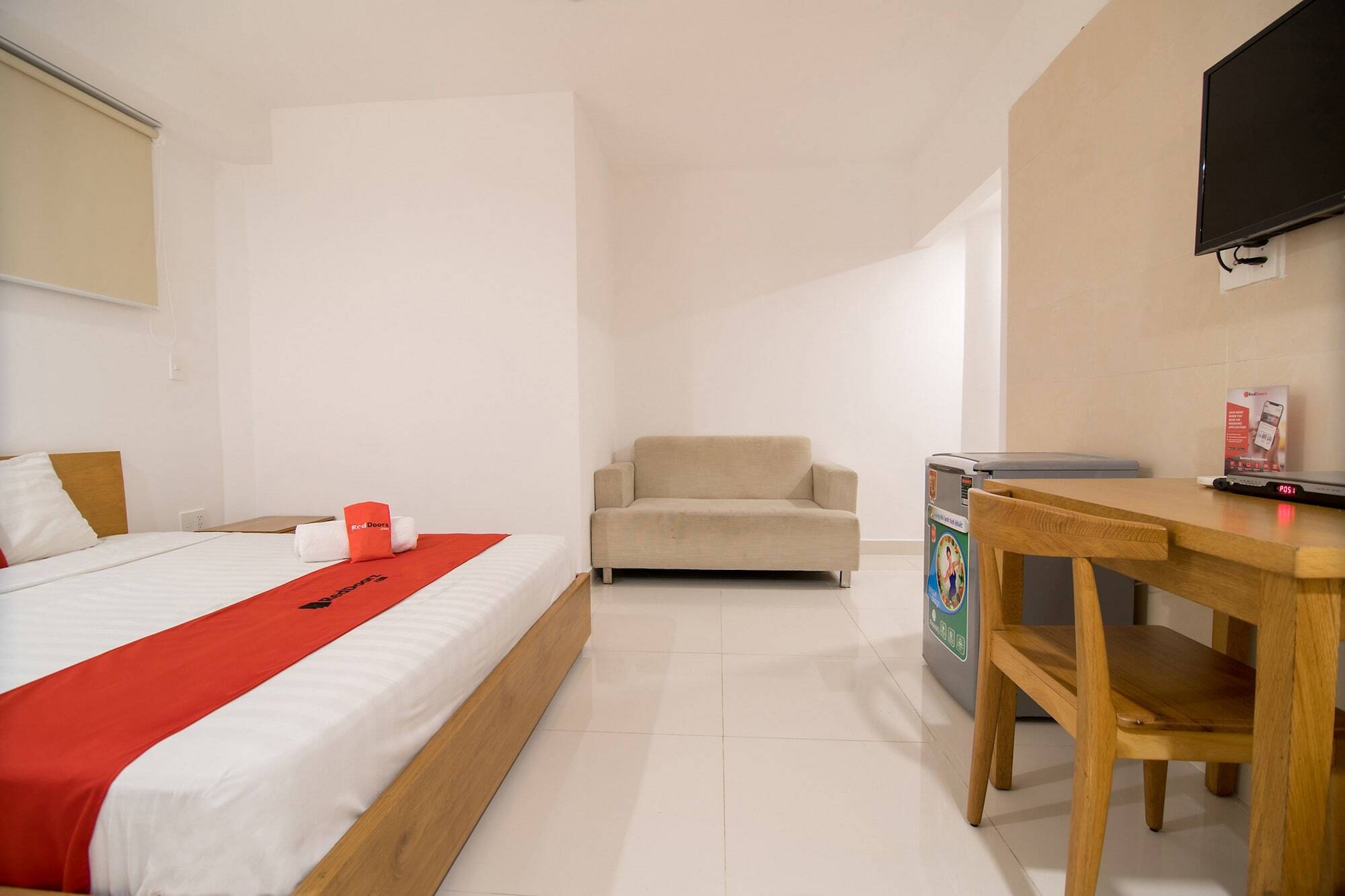 Reddoorz Plus Near Secc D7 Ho Chi Minh City Bagian luar foto