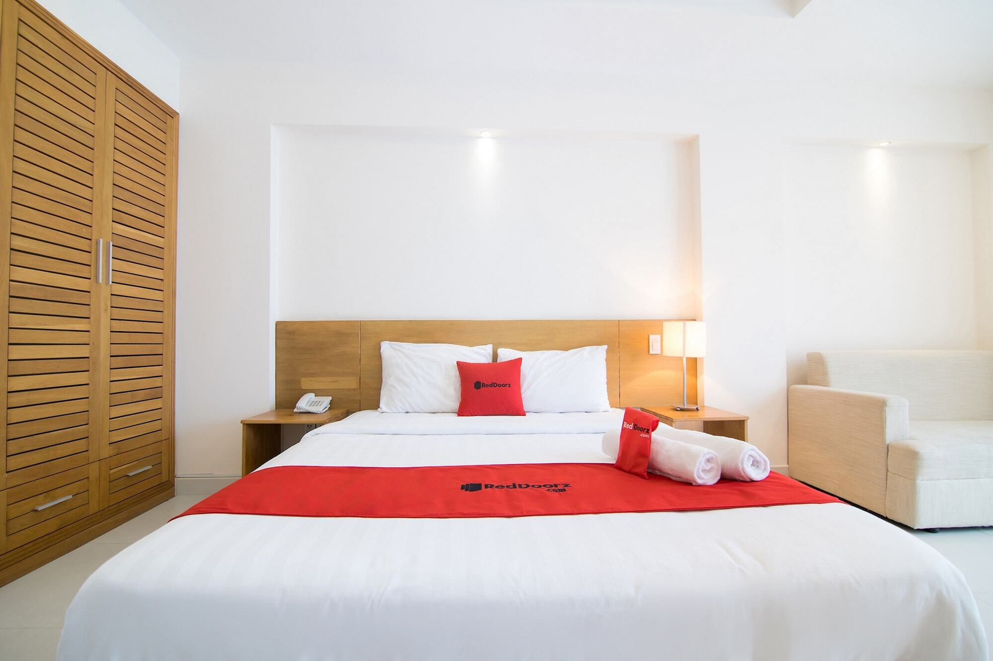 Reddoorz Plus Near Secc D7 Ho Chi Minh City Bagian luar foto