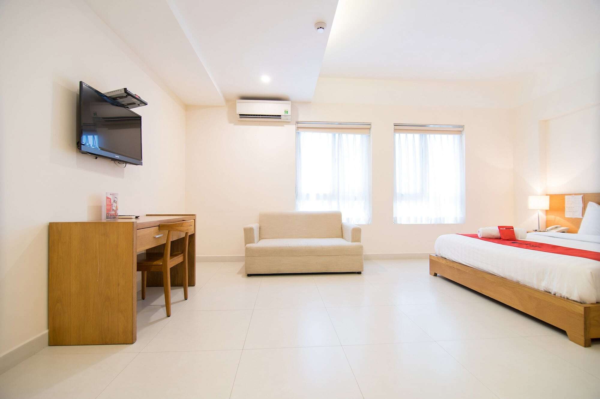 Reddoorz Plus Near Secc D7 Ho Chi Minh City Bagian luar foto
