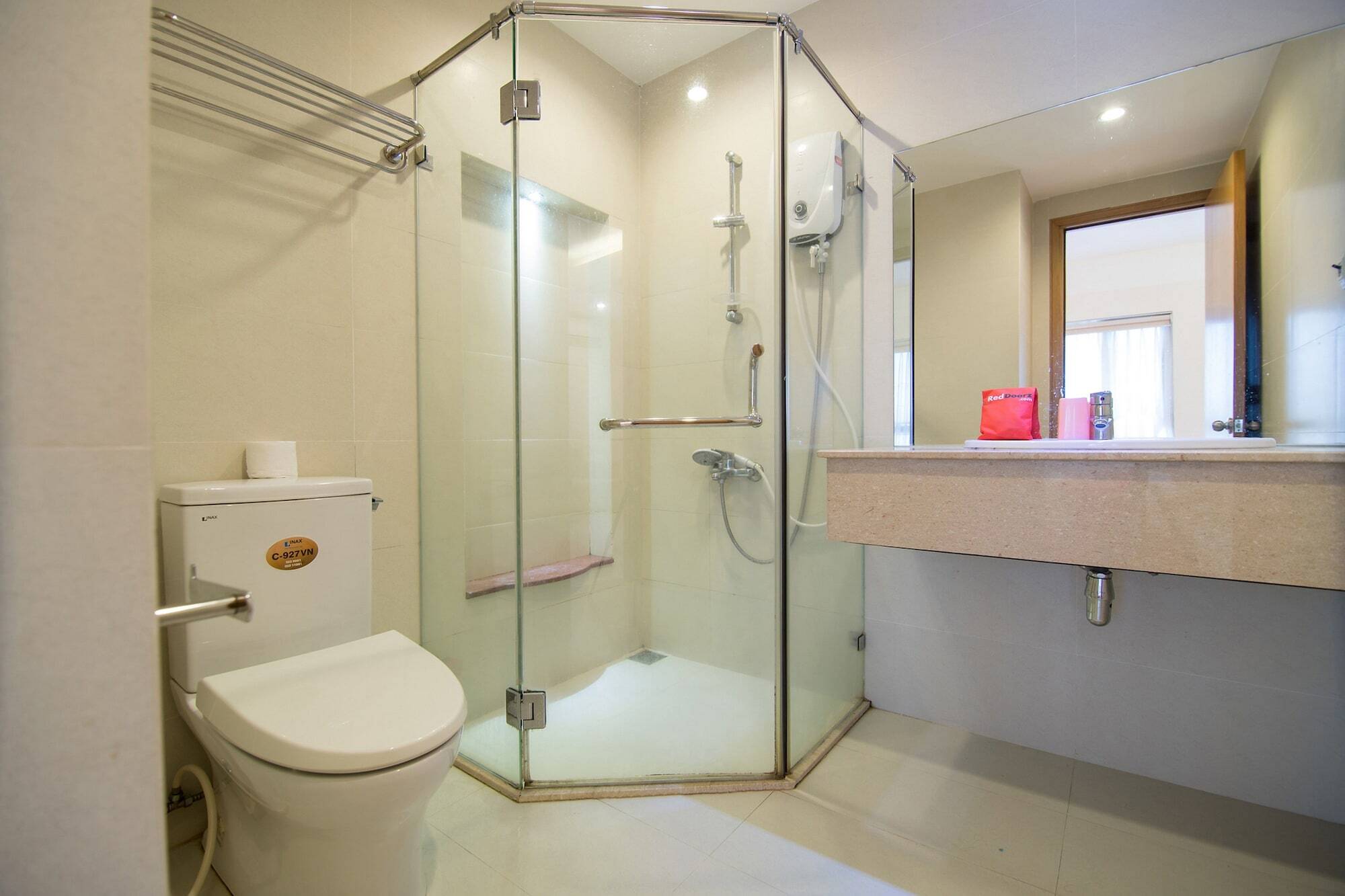 Reddoorz Plus Near Secc D7 Ho Chi Minh City Bagian luar foto