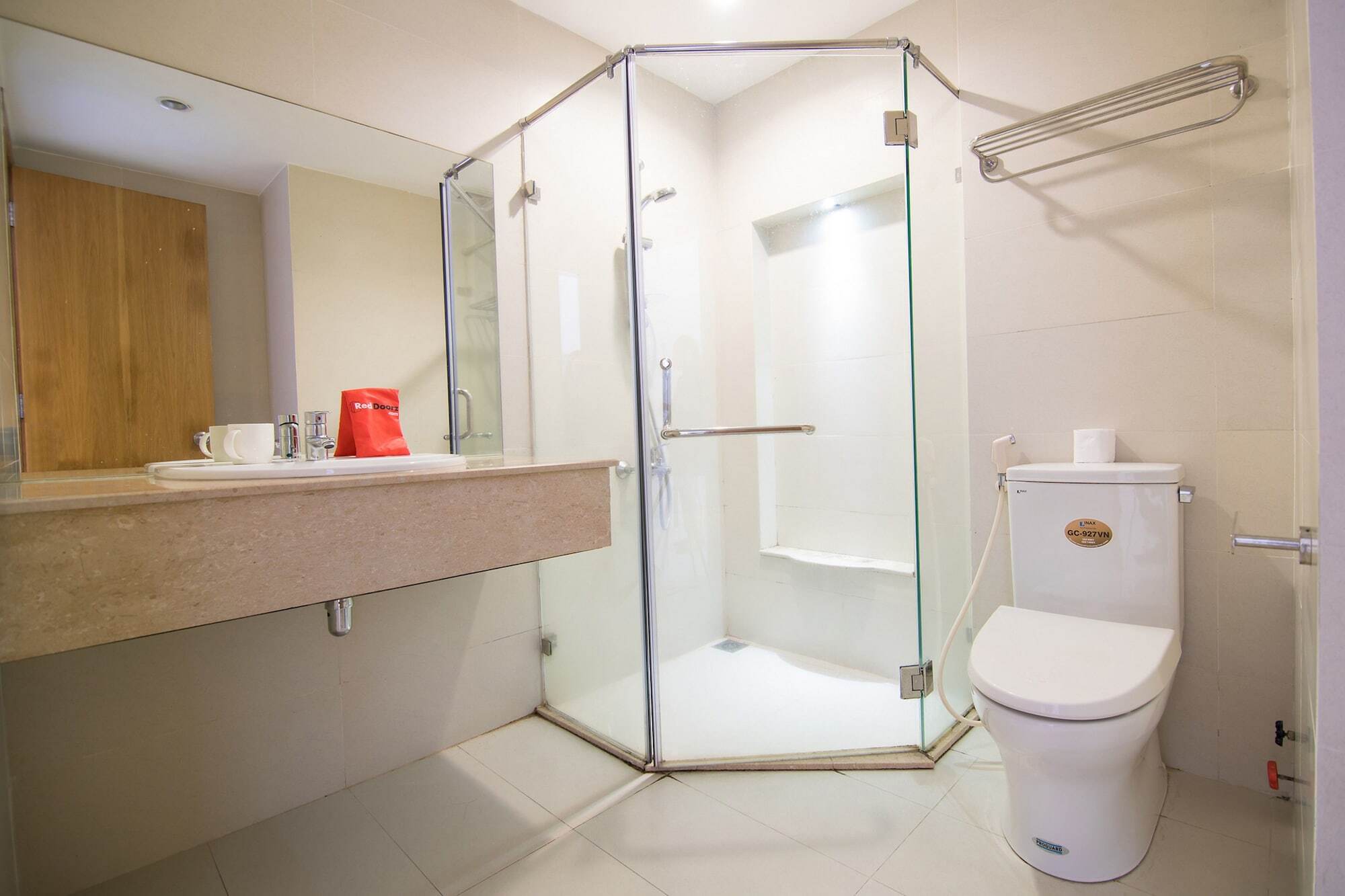 Reddoorz Plus Near Secc D7 Ho Chi Minh City Bagian luar foto