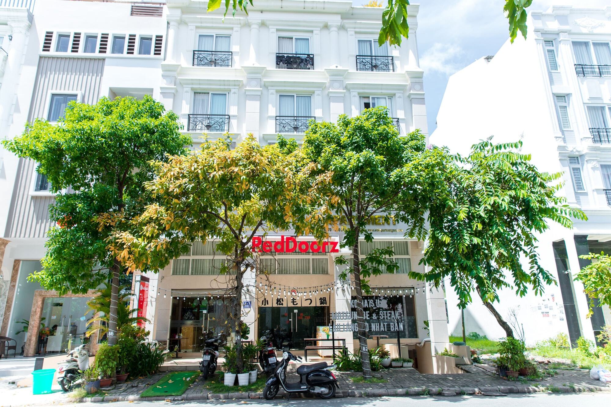 Reddoorz Plus Near Secc D7 Ho Chi Minh City Bagian luar foto
